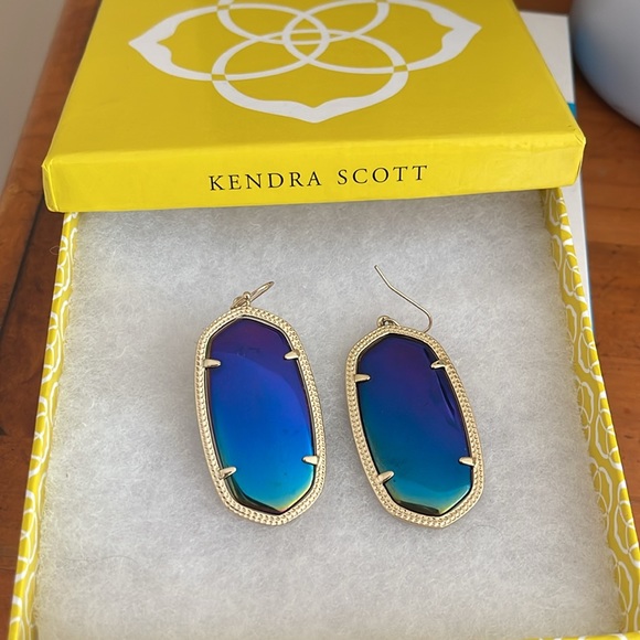 Kendra Scott Earrings - iridescent black and blue (1 pair) - Picture 2 of 2
